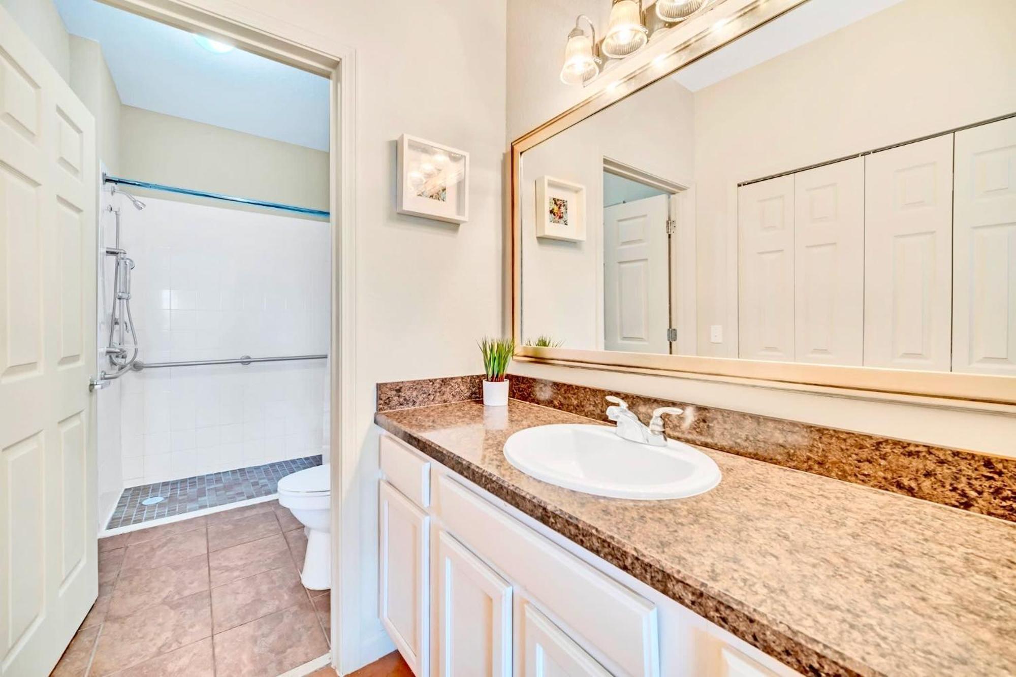 Bright Condo - 2Br With Pool & Hot Tub, Near Disney! Orlando Exterior foto
